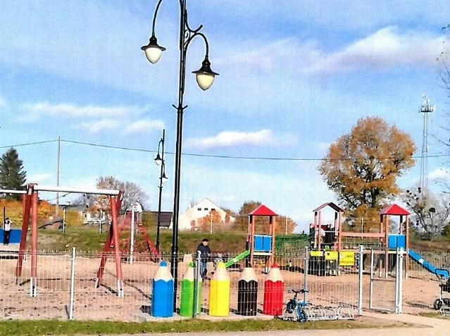 Novelty Pencil Shaped Bins - 70L 5 Novelty Pencil Shaped Bins - 70L - Image 3